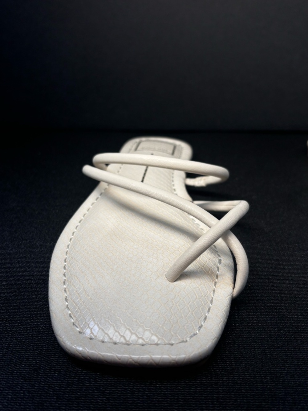 Dolce Vita White Strappy Square Toe Flat Sandals Size 9.5 Minimalist Resort Chic - Picture 5 of 14